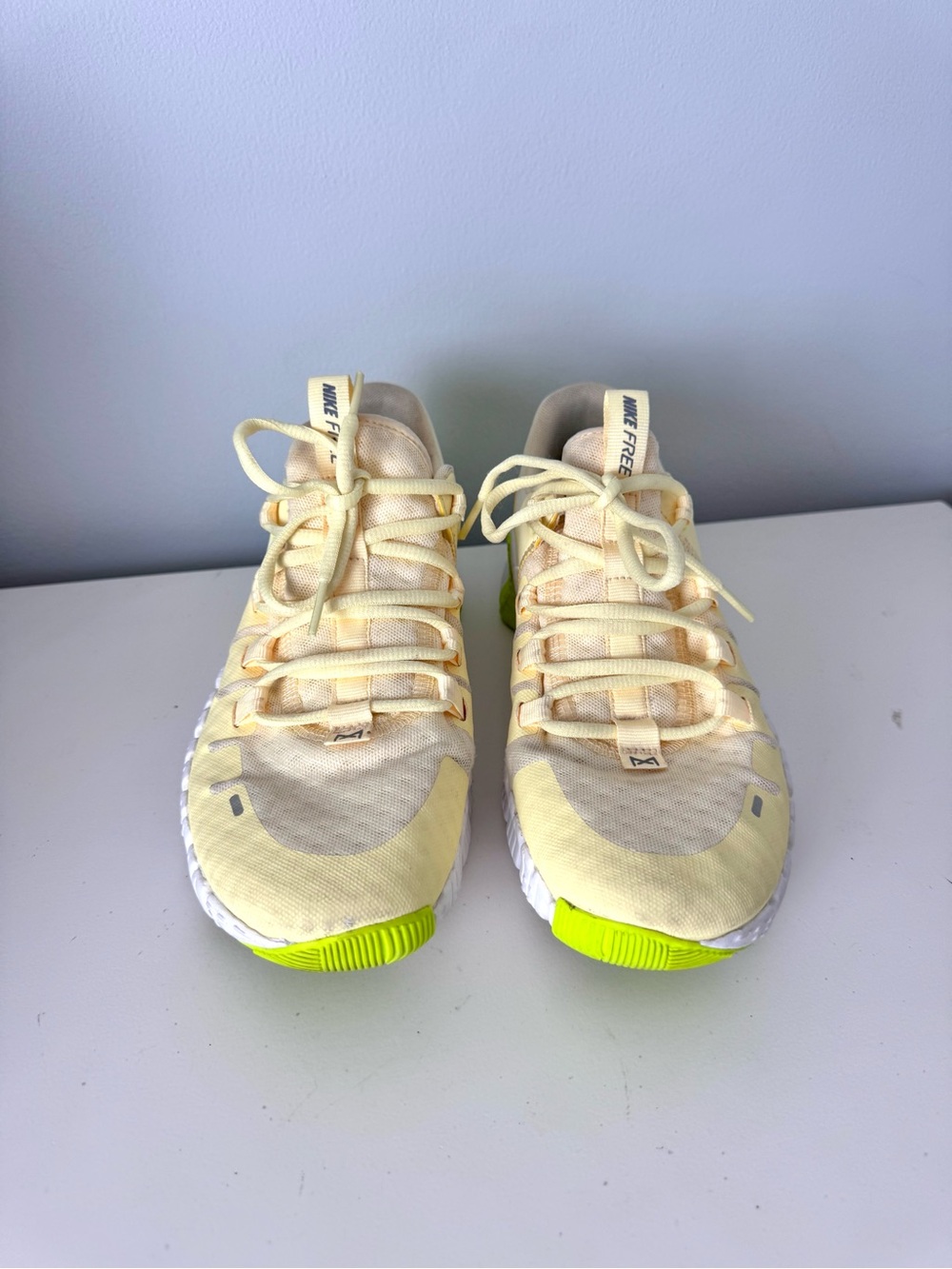Nike Free Free Metcon 5 sneakers in the "Citron Tint/Volt" Women’s size 9 - Picture 2 of 8